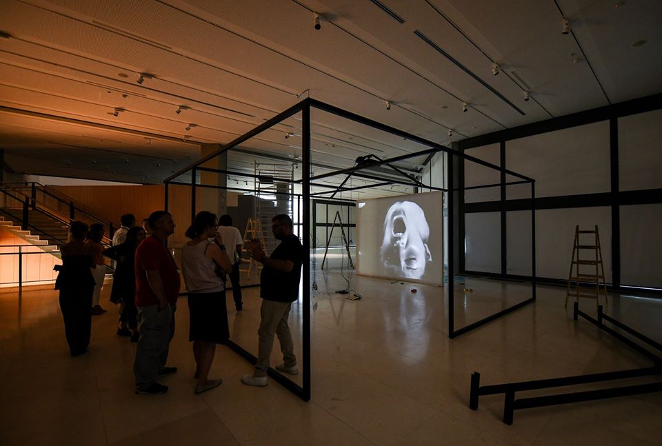 αναδρομική έκθεση της Marina Abramovic, Βελιγράδι