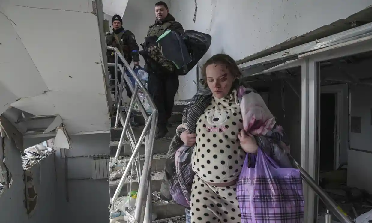 Mariana Vishegirskaya, Μαριούπολη, 09.03 / Evgeniy Maloletka, AP, theguardian.com