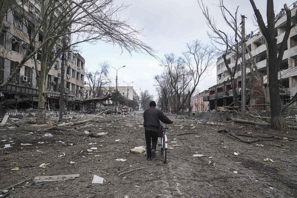 Μαριούπολη 10.03_Evgeniy Maloletka, AP, theguardian.com