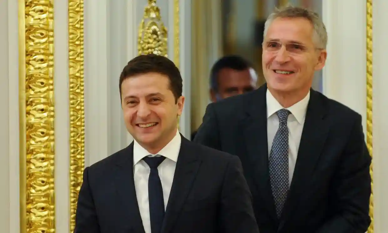 Συνάντηση του προέδρου Ουκρανίας Volodymyr Zelensky με τον Γενικό Γραμματέα του NATO Jens Stoltenberg τον Οκτώβριο του 2019 / Sergei Chuzavkov, Shutterstock, theguardian.com