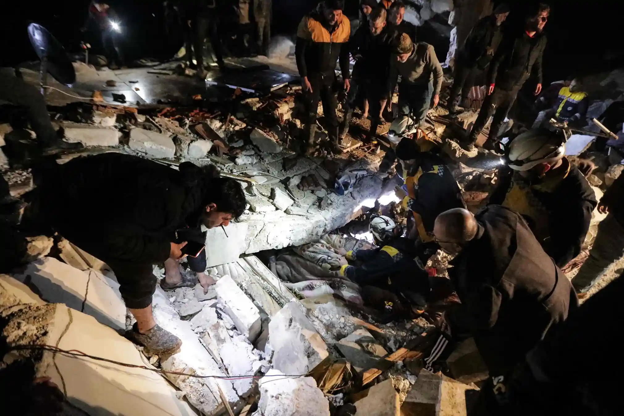 τα ‘Λευκά Κράνη’ επιχειρούν στη συνοριακή πόλη Azaz της Συρίας / Bakr Alkasem, AFP, Getty Images