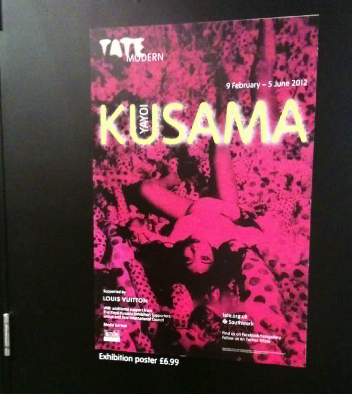 αφίσα αναδρομικής της έκθεσης στην Tate Modern, Λονδίνο, 2012, sinews