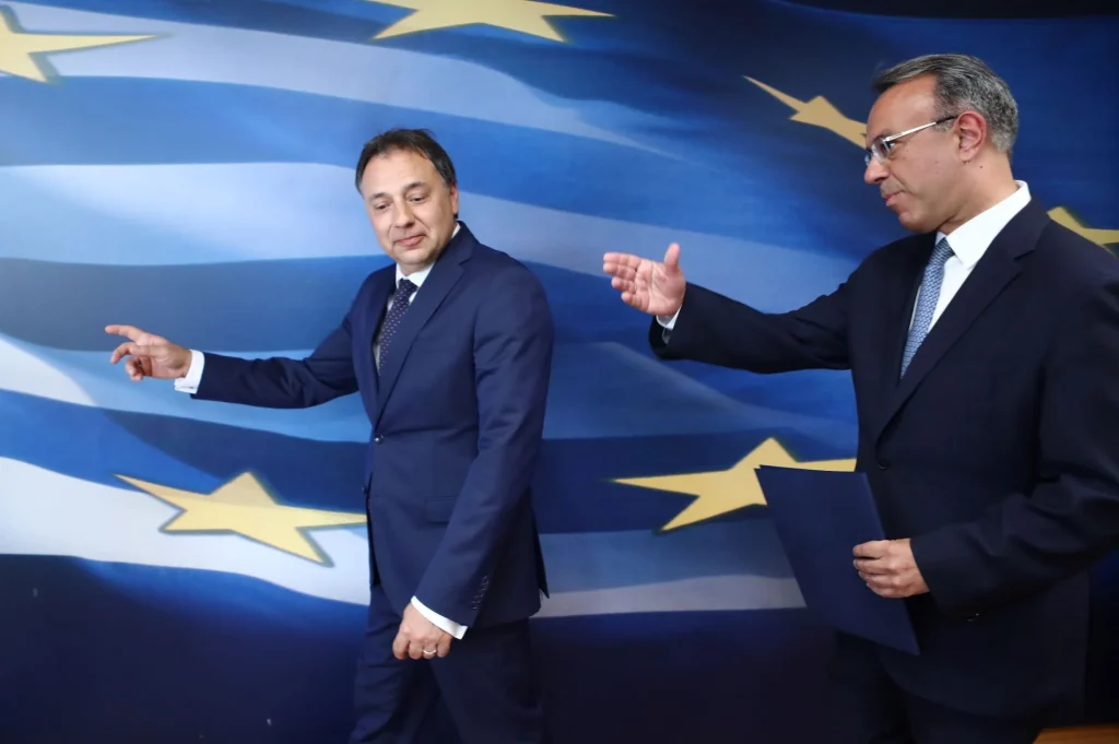 Θ. Πελαγίδης - Χ. Σταϊκούρας > τελετή παράδοσης - παραλαβής 