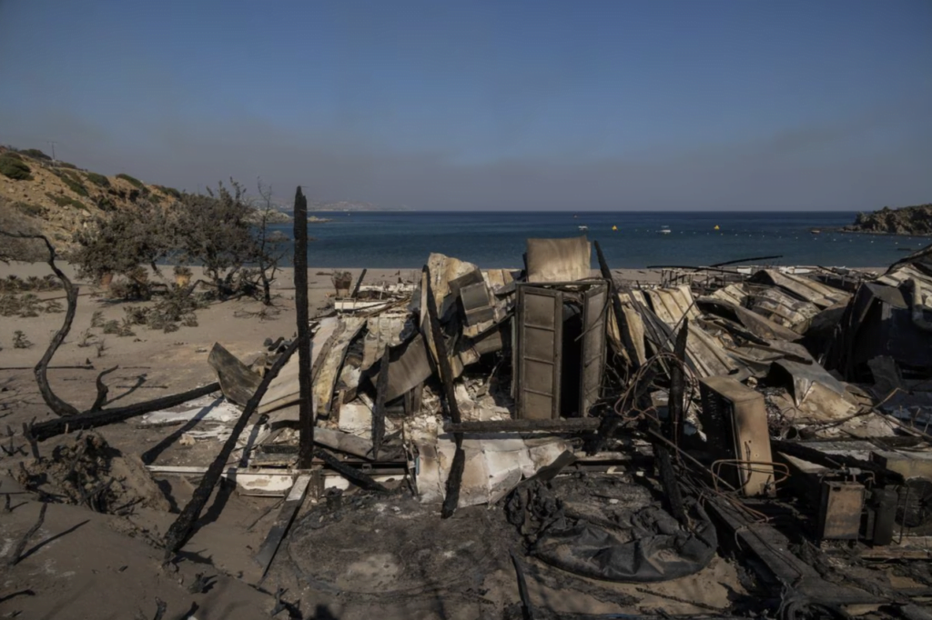 beach bar στην παραλία Γλύστρα, Λίνδος Ρόδου / Reuters, Nicolas Economou