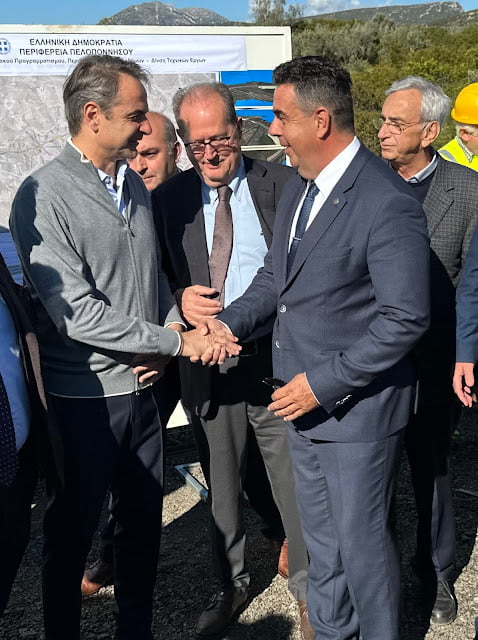 Απρίλιος 2023 > στον κόμβο της Αρχαίας Νεμέας στα Δερβενάκια, όπου υπογράφηκε η σύμβαση για το οδικό έργο της σύνδεσης της Αργολίδας με τον αυτοκινητόδρομο Α7
