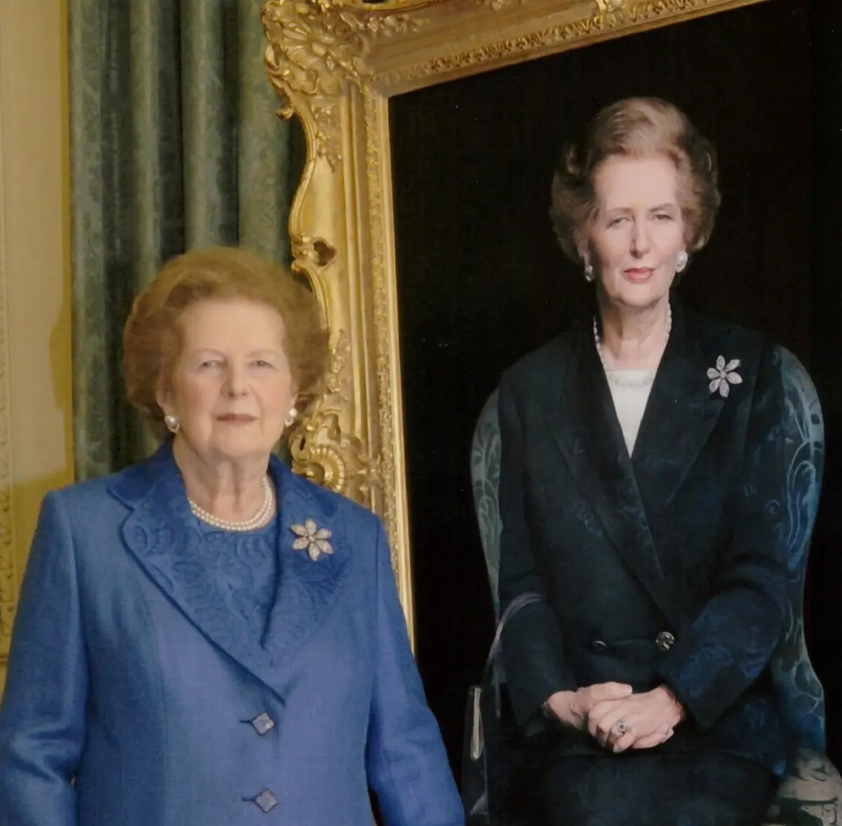 η Μargaret Thatcher στη Downing Street (1979-1990) επί Gordon Brown για τα αποκαλυπτήρια του πορτραίτου της (23 Νοεμβρίου 2009)