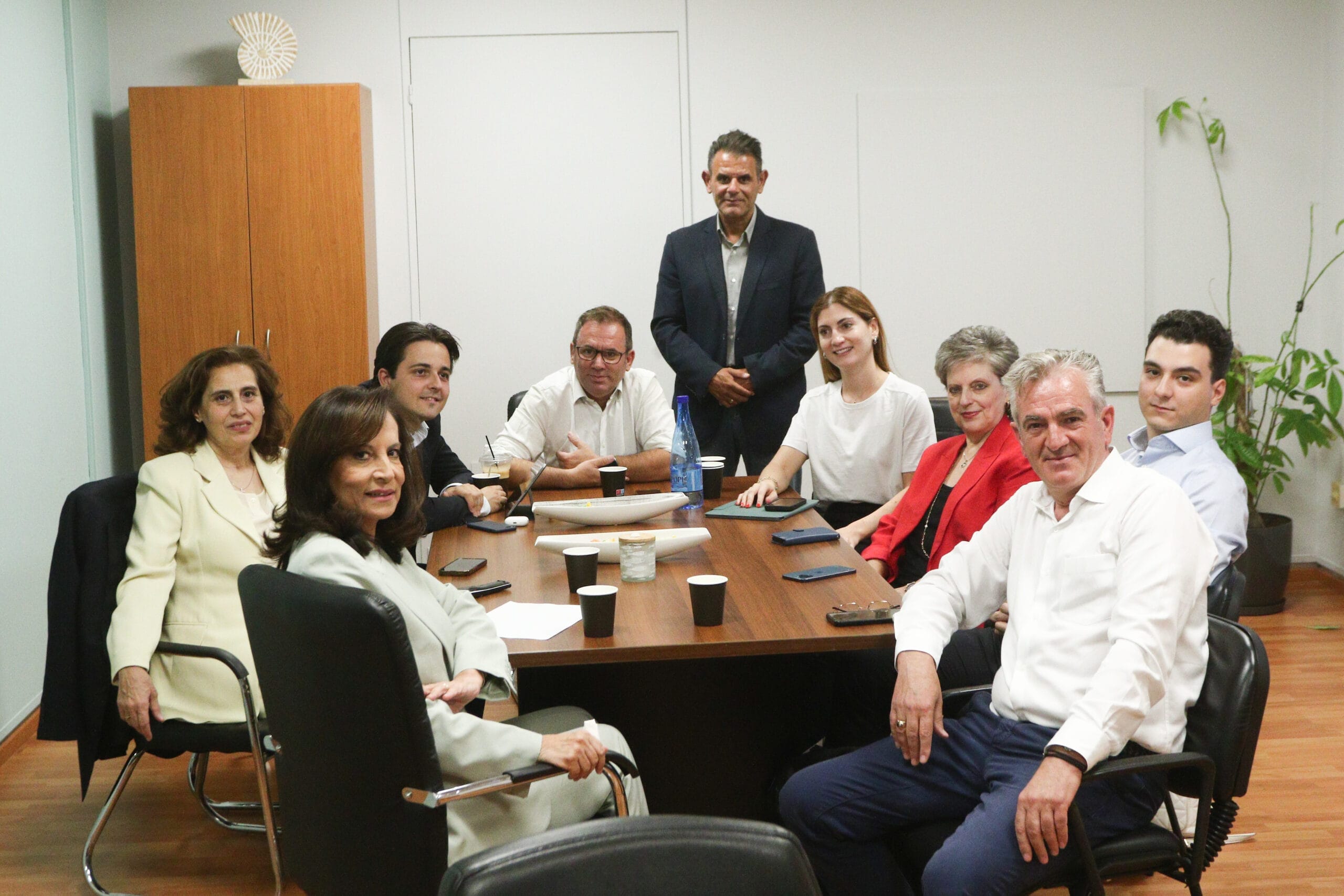 εντός του Ραδιομεγάρου η Άννα Διαμαντοπούλου με την ομάδα της / Χρήστος Μπόνης, eurokinissi