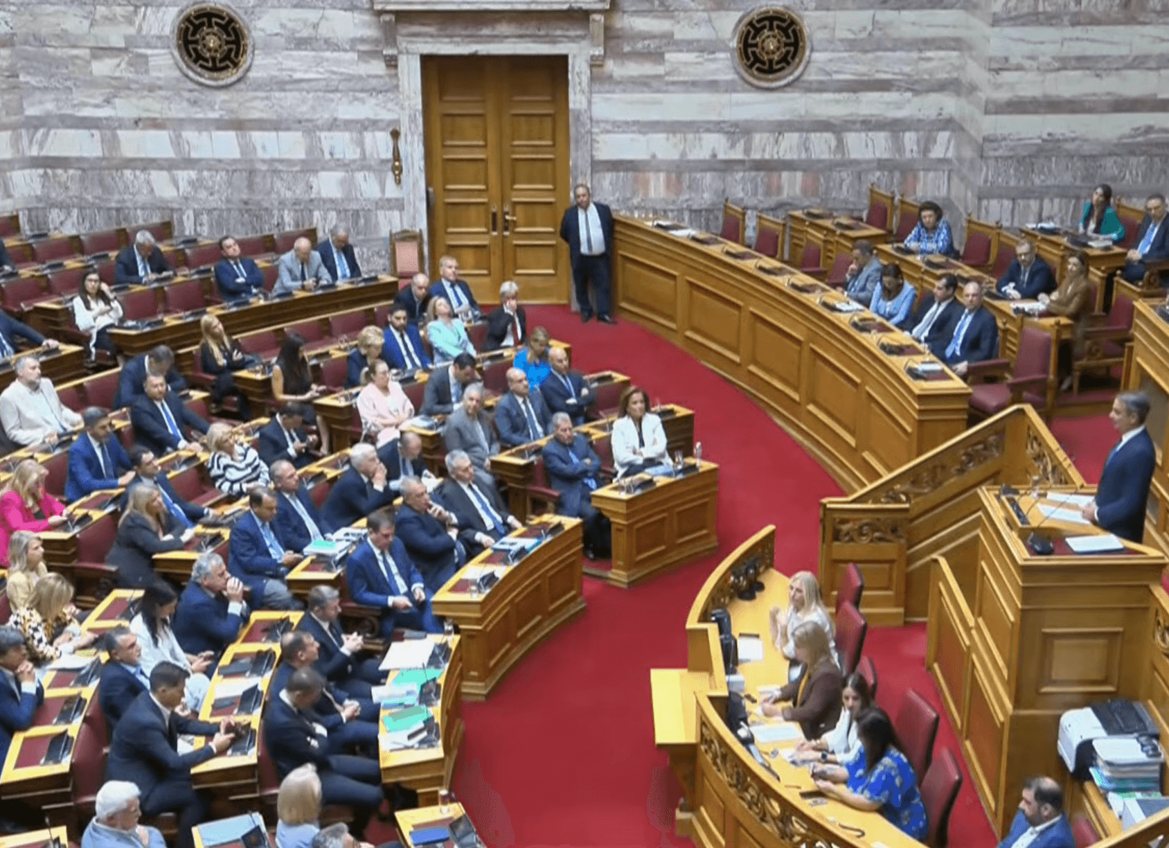 “Προσπαθείτε να συνταγματοποιήσετε το Νεοφιλελευθερισμό”
